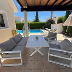 Tamara With Private Pool Peyia
