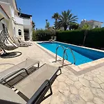 Tamara With Private Pool Villa *