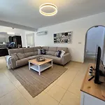 Tamara With Private Pool Villa *