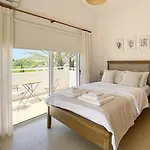Villa Tamara With Private Pool *