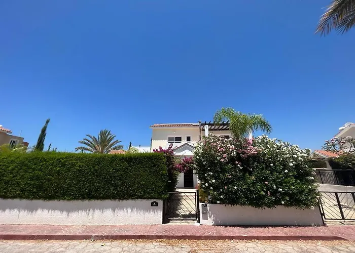 Tamara With Private Pool Péjia
