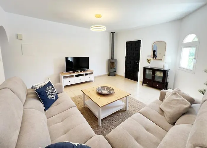 Tamara With Private Pool Péjia