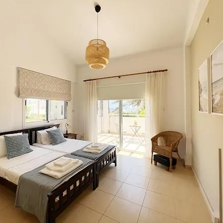 Tamara With Private Pool Villa Peyia