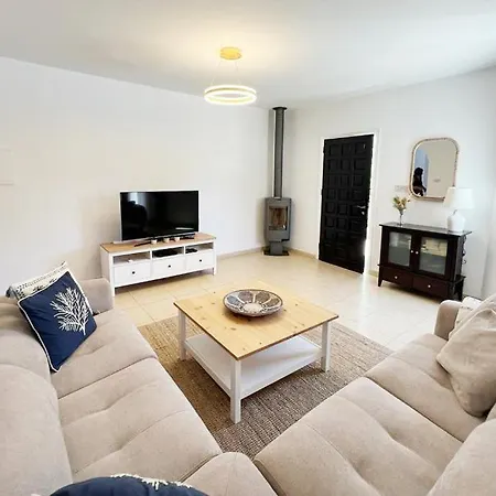 Tamara With Private Pool Peyia